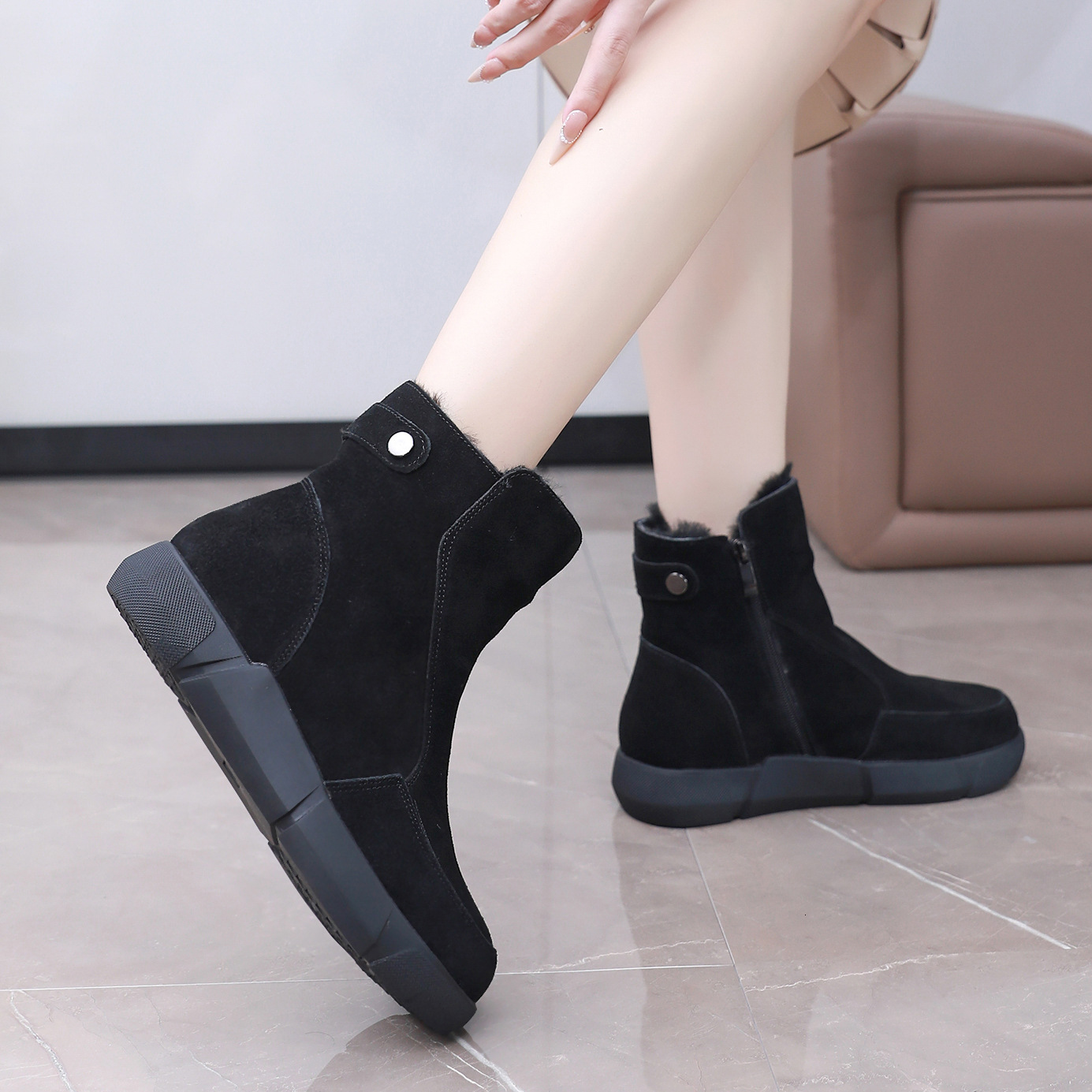 Genuine snow women's frosted leather 24 winter new style with plush and thick short large size anti slip soft soled cotton boots