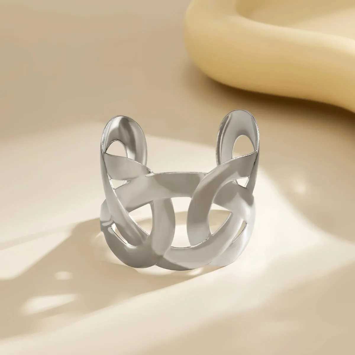Vintage Geometric Cross Wide Cuff Bracelet for Women Chunky Gold Color Open Big Arm Bangles Ladies Wedding Party Jewelry GiftsX240925