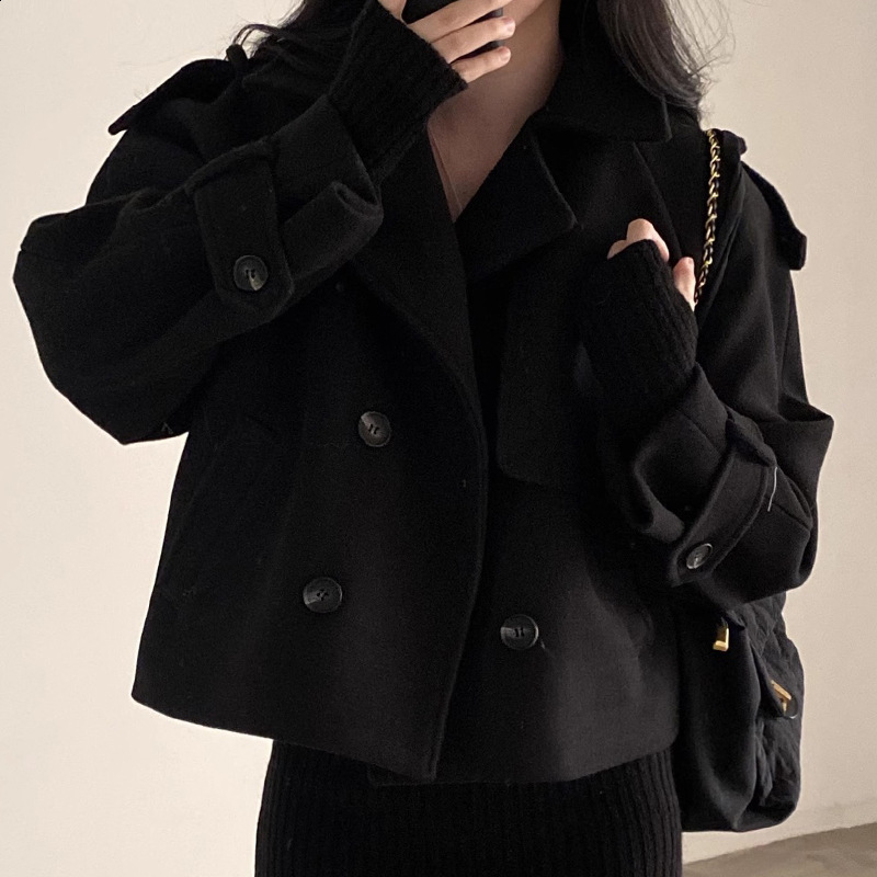 Korean chic autumn and winter French suit collar with double breasted pockets niche loose and versatile woolen short jacket for women 240925