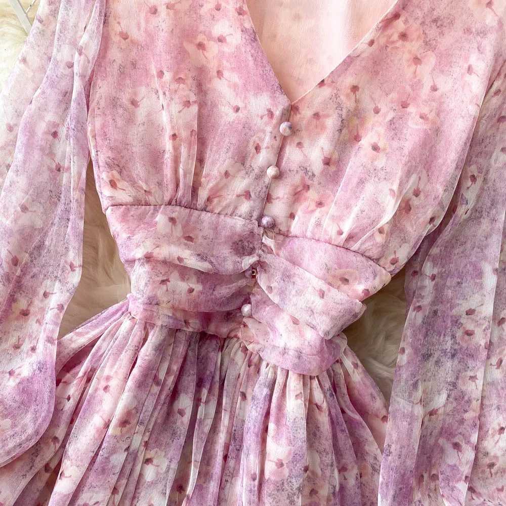 Gentle French Pink Chiffon Floral Women Dress Long Sleeve V-Neck Summer Dress Bubble Sleeve A-line Printed Dress M240924
