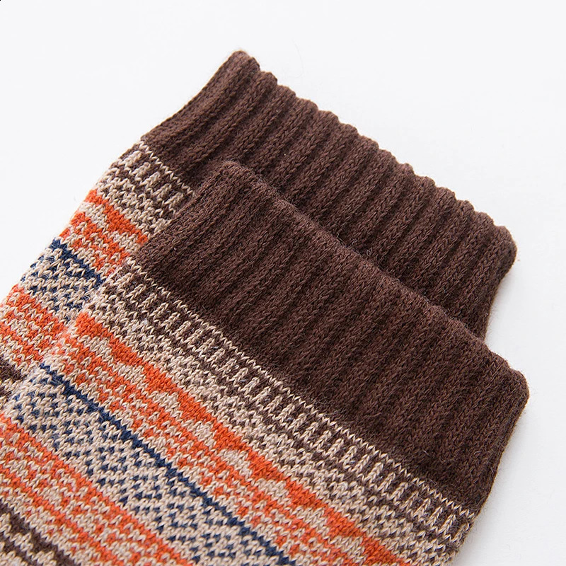 HSS 5 Pairs Winter Mens Socks Thicken Sheeps Wool Socks Warm Men Retro Style Colorful Fashion Man Socks For Snow boots 240925