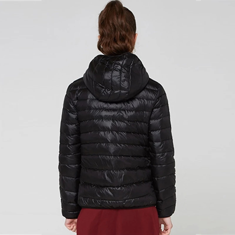 90% Ultra-light Thin Down Jacket Women 2020 Autumn Winter Slim Short Hooded Warm White Duck Down Coat Women Outerwear