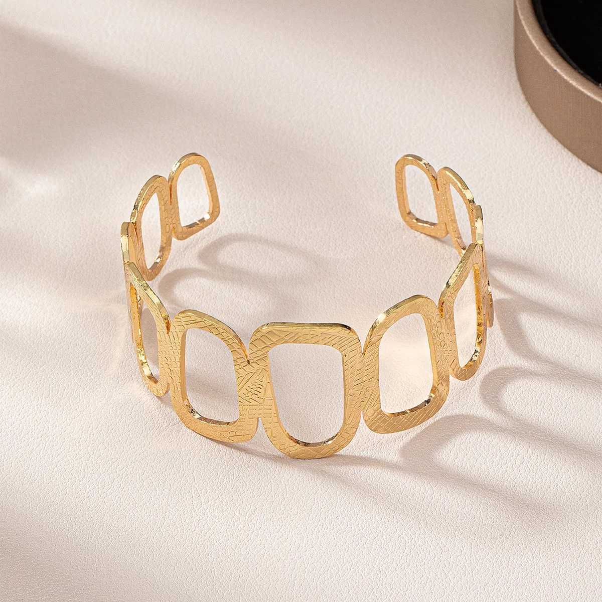 Bracelet For Women Girls Geometric Hollowed Metal Bangles Silver Gold-plated Holiday Party Gift Fashion Jewelry BB010X240925