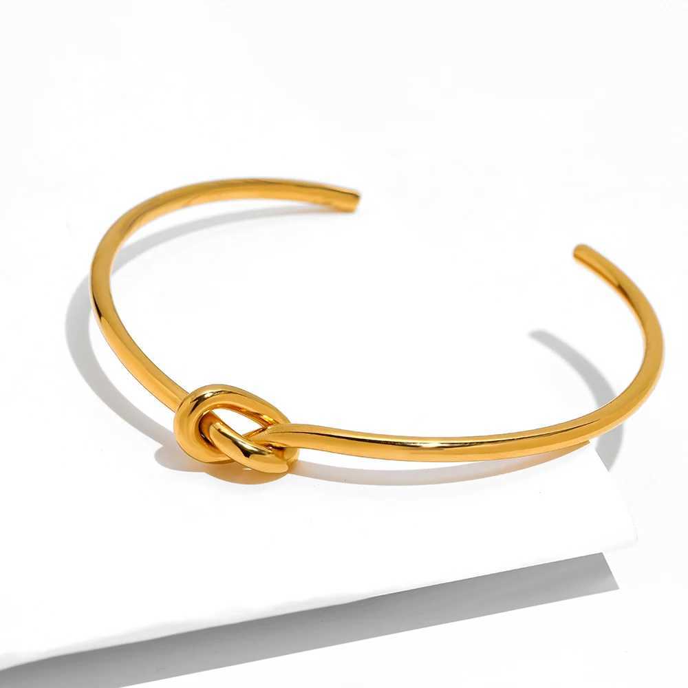Stainless Steel Bracelets Elegant Trendy Round Circular Open Knot Cuff Bangle For Women Jewelry Goth Temperament Everyday WearX240925