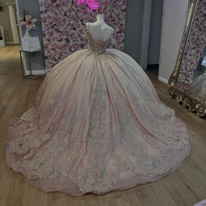 Rose Gold Sparkly Quinceanera Dresses Off Shoulder Applique Lace Corset vestido 15 anos quinceanera lace-up Sweet 16 Gown