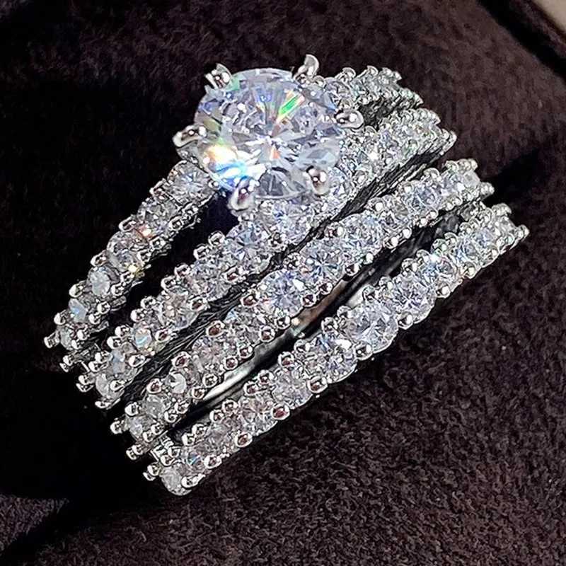 Luxury silver metal white stone ring exquisite and fashionable engagement and wedding ring set W240925