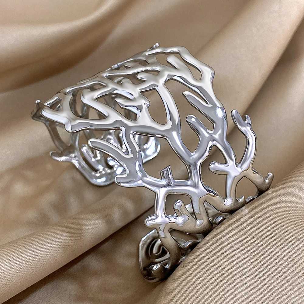 Vintage Personality Coral Stainless Steel Open Bangles Hollow Wrap Wide Cuff Bracelet for Women Bohemia Summer Wrist JewelryX240925