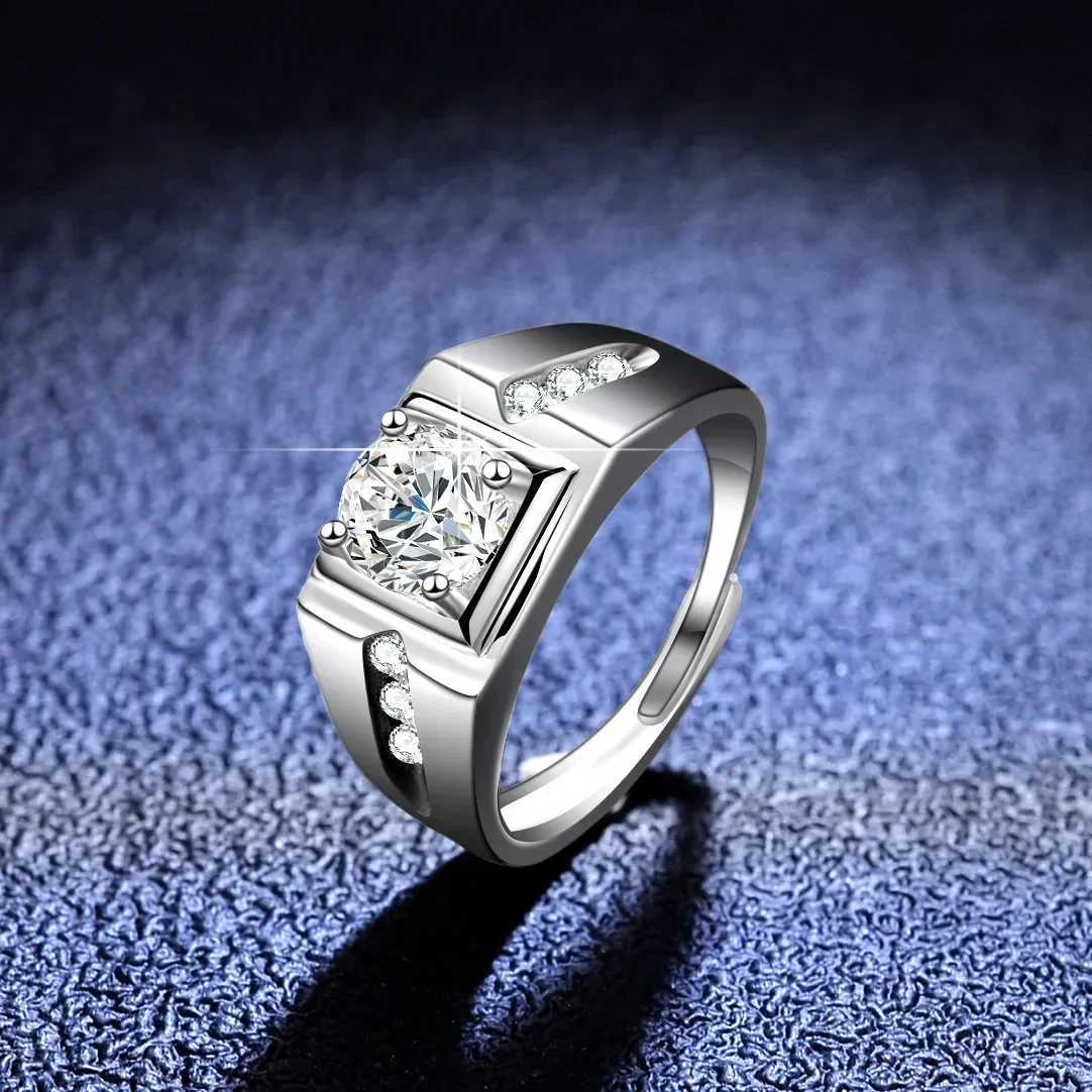 Platinum PT950 Ring Moissan Diamond Ring Classic Simple and Elegant Mens Ring Wedding Ring W240925