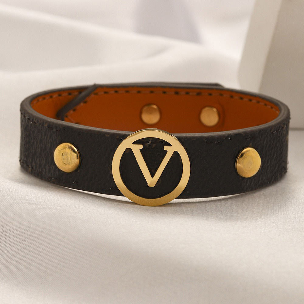 Bangle Bracelets Bangles Bangle Classic brown Fourleafc loverl eatherB angleH ighq ualityl oveg iftj ewelryc orrectb randr eplicab racelet2 023w holesalej ewelry