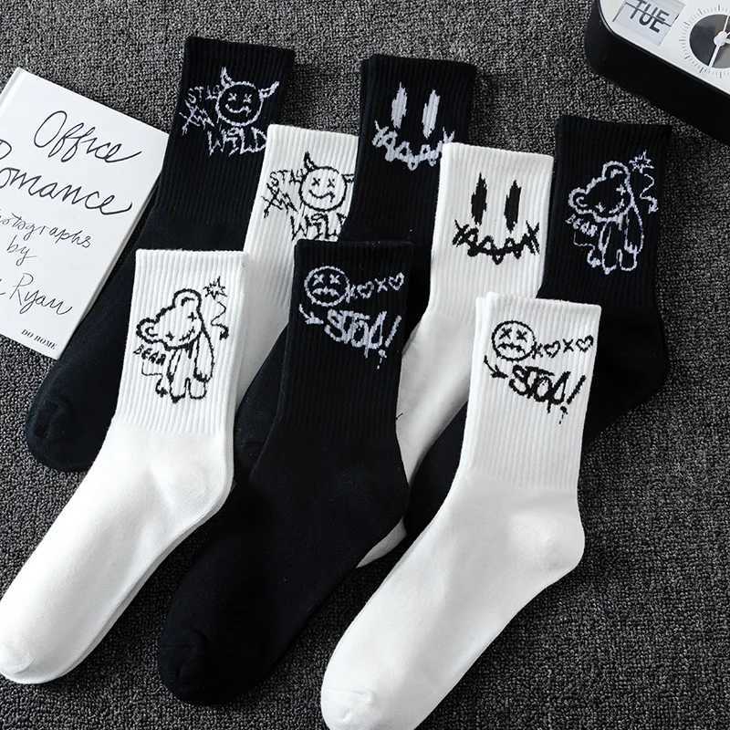 10 pairs of mens sports socks casual breathable and casual. Ghost face graffiti personalized socks W240924