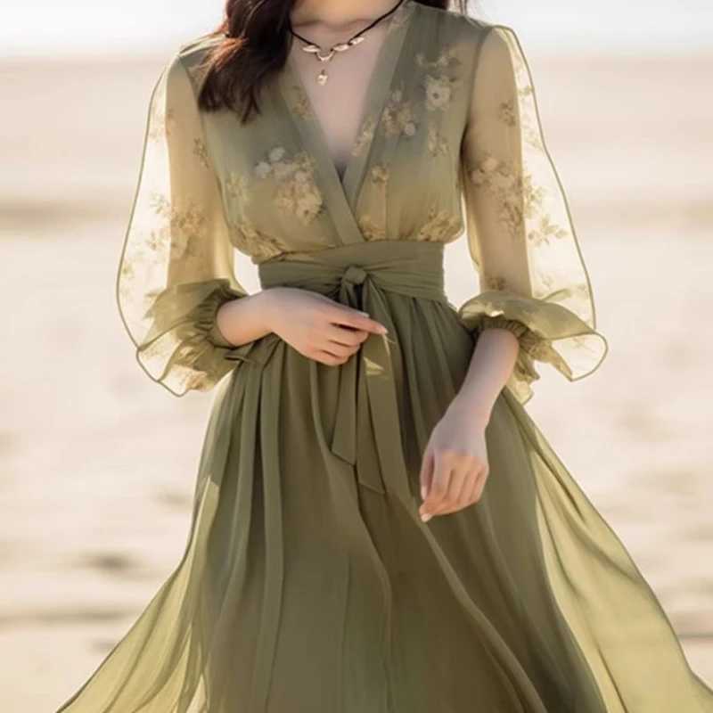 Spring Autumn New V-neck Fashion Puff Sleeve Maxi Dress Women High Street Printing Lacing Patchwork Dresses French Style Robe M240924