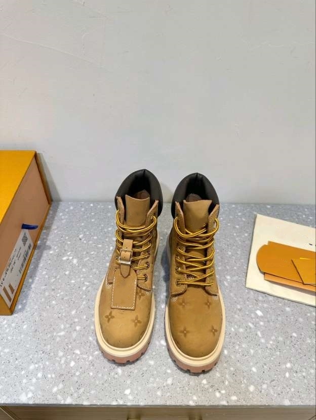 Designer Boots Mens Womens Martin Booties Classic 6 Inch Premium Waterproof Ankle Cowboy Sneakers Outdoor Sport Wheat Yellow Red Blue Black Hiking Motorcycle Shoes