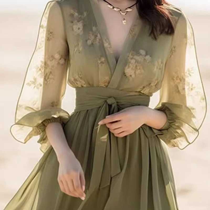 Spring Autumn New V-neck Fashion Puff Sleeve Maxi Dress Women High Street Printing Lacing Patchwork Dresses French Style Robe M240924