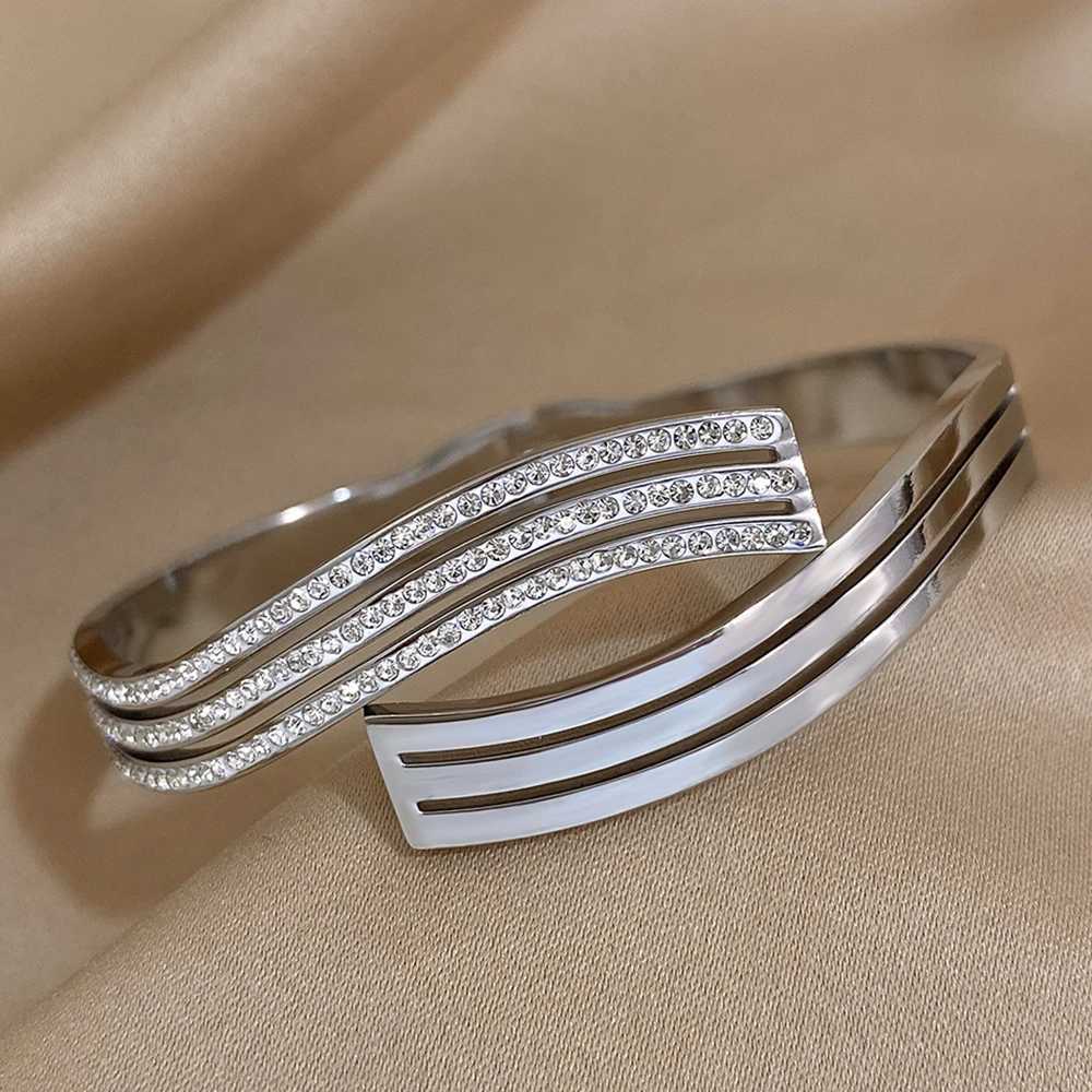 AENSOA New Stylish Intersect Inlaid Zircon Stainless Steel Open Bracelets Bangles for Women Charm 18K Gold Plated Jewelry GiftX240925