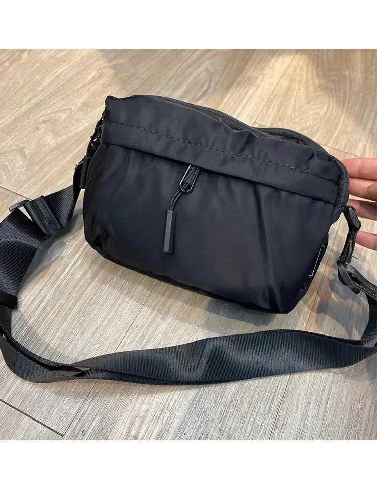 Causal Mens Travel Shoulder Bag INS Trend Waterproof Nylon Zipper Small Man Bag Square Crossbody Bags for Men Sacoche Homme Z240924