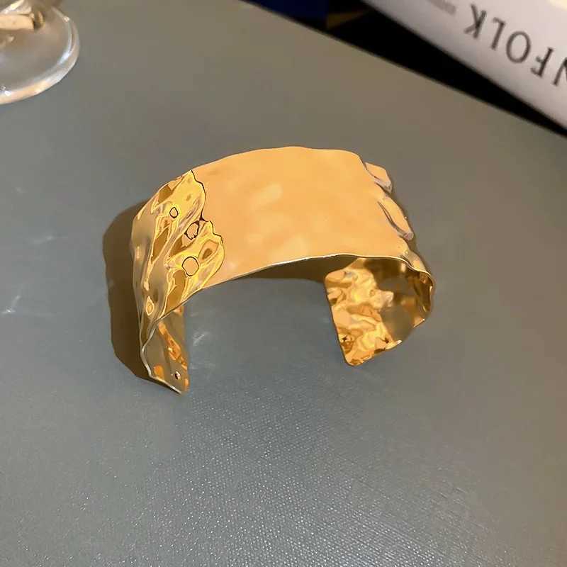 High Quality Stainless Steel Metal Wide Cuff Open Bracelet Bangle for Women Waterproof Texture Personalized Unisex Jewelry GiftX240925