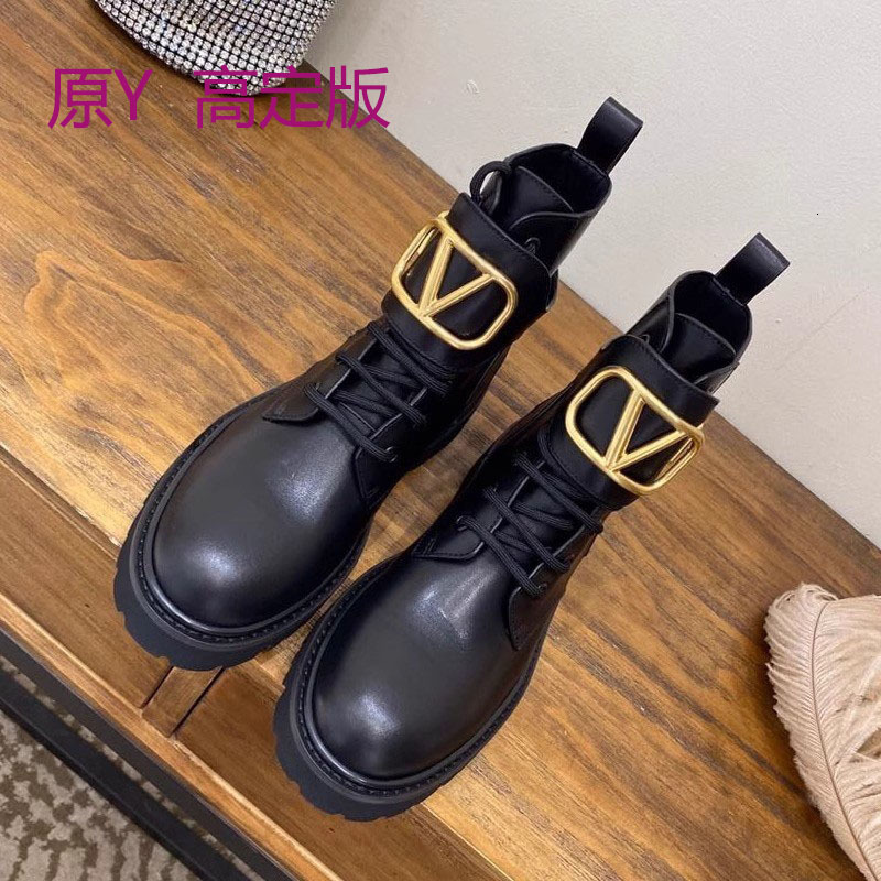 Designer Lace Up Heel V Square Buckle Thick Sole Tube Leather Martin Short Fashion Womens Boots Autumn And Winter