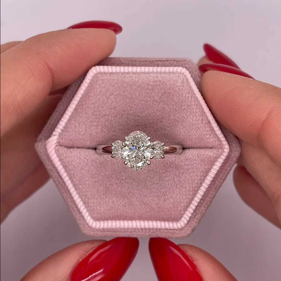 IGI Diamond Engagement Ring VS1 F Elliptical Cut 1.5ct Ct Laboratory Created CVD Flash W240925
