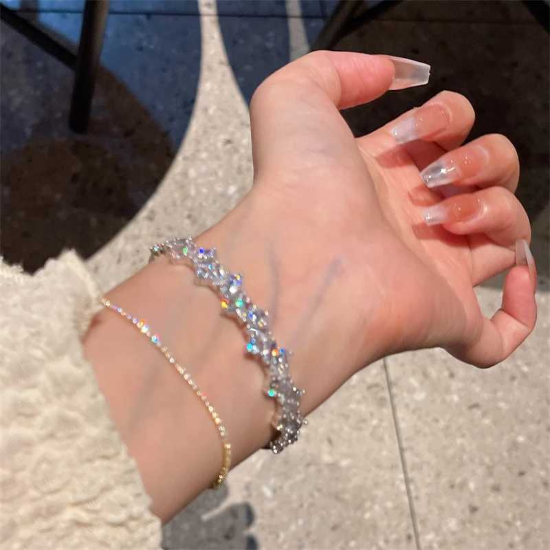 Silver Plated Full Rhinestone Open Bangle For Women 2023 New Design Luxury Hollow Versatile Bracelet Wedding Jewelry Party GiftX240925