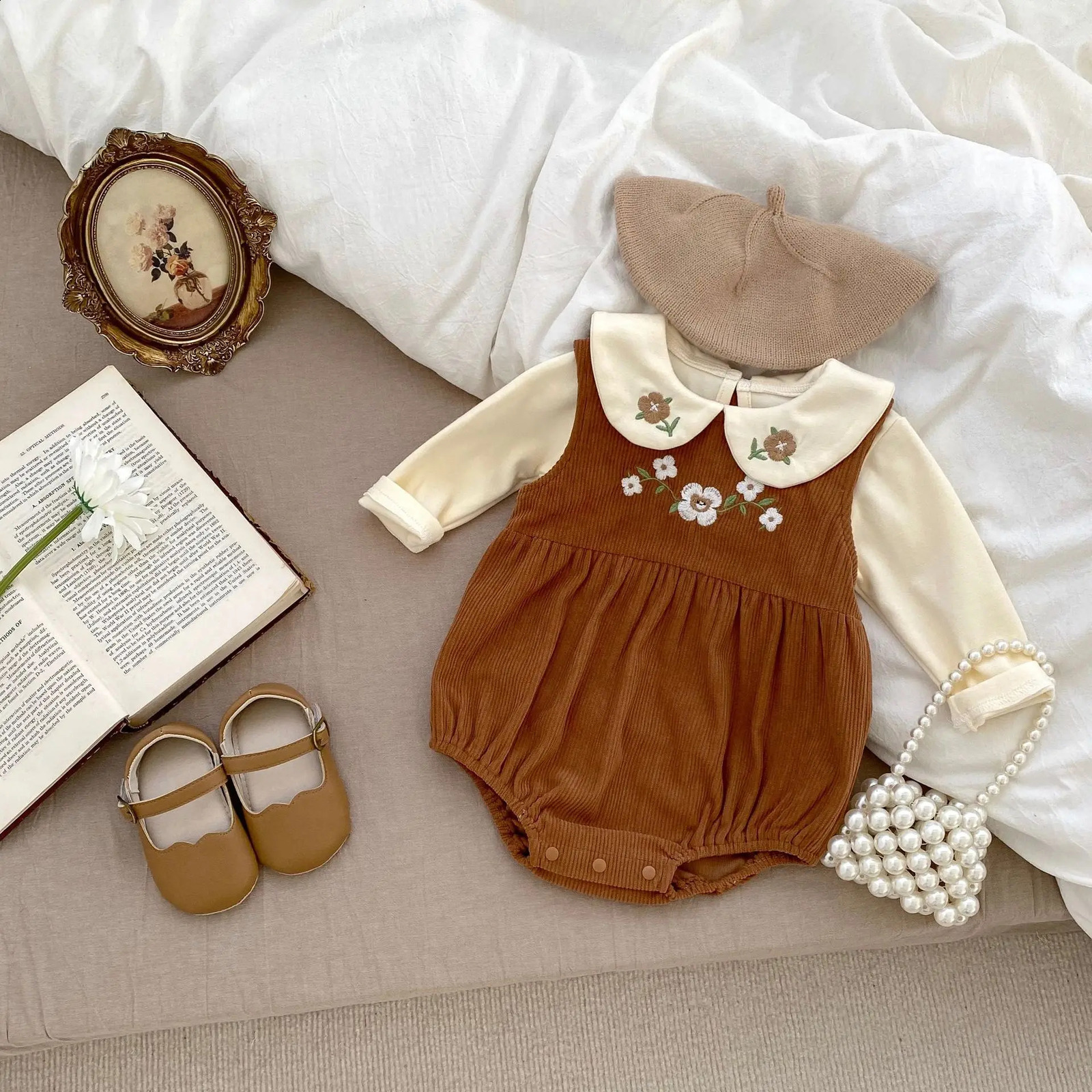 Autumn Baby Girls 2PCS Clothing Set Cotton Long Sleeve Top Corduroy Sleeveless Embroidered Flower jumpsuit Preschool Dress 240925