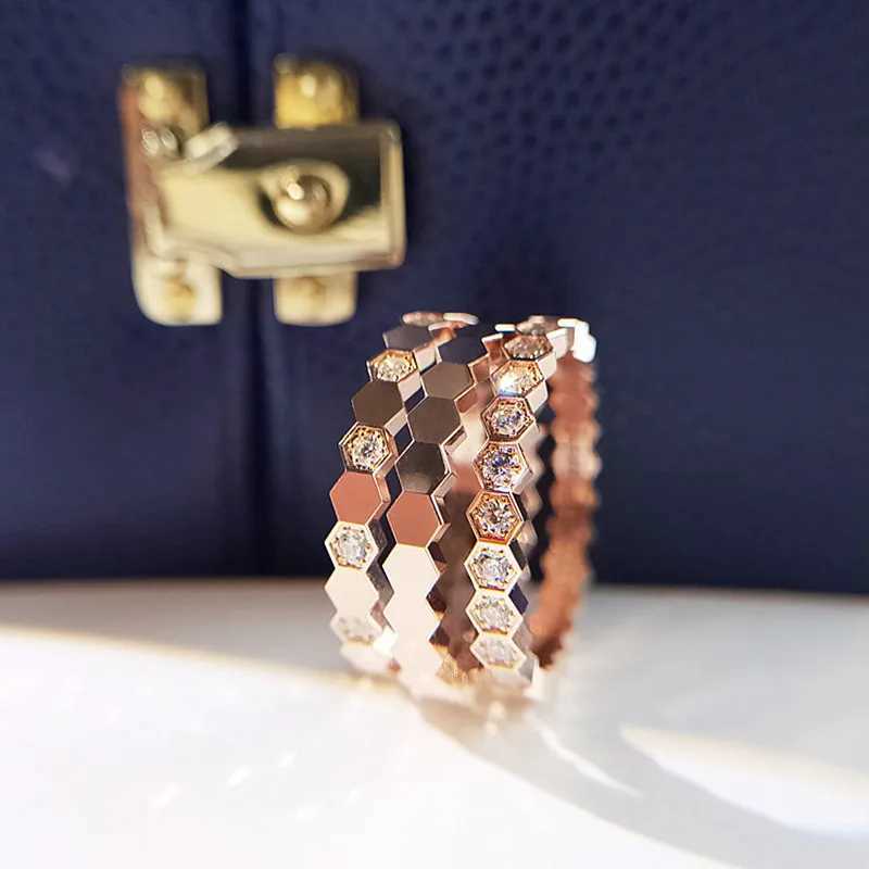 Charm Womens Jewelry Luxury Ring Simple Rose Gold Galvanized Zircon Crystal Ring Womens Wedding Ring Gift W240925