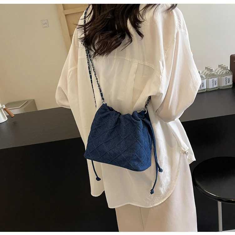 Trendy Design Denim Bucket Bag Shoulder Crossbody Bags for Women Handbags and Purses New Trendy Design Travel Messenger Bag M240925