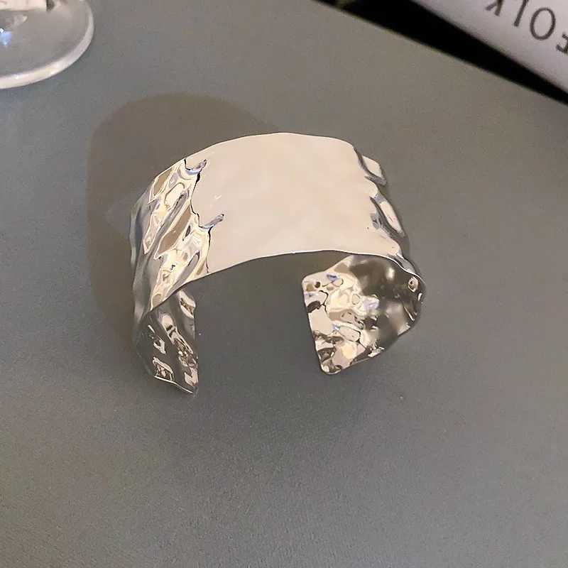High Quality Stainless Steel Metal Wide Cuff Open Bracelet Bangle for Women Waterproof Texture Personalized Unisex Jewelry GiftX240925