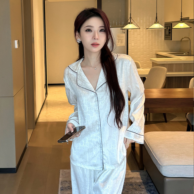 2024 Autumn Highend Two Piece Long Sleeved Pant Jacquard Embroidery Set Women Sleepwear Fashion Seasonal Ins Style Pama