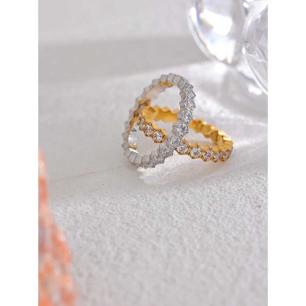 Yhpup Exquisite White Cubic Zirconia Sparkling Stainless Steel Classic Thin Unique Ring Luxury Engagement Wedding Fashion Jewelry Gift W240925