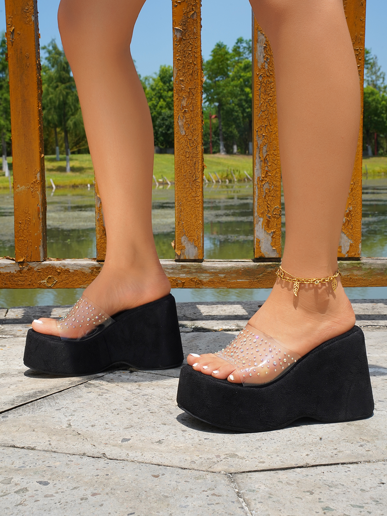 Stylish Women's Thick-Soled Wedge Sandals for All Occasions