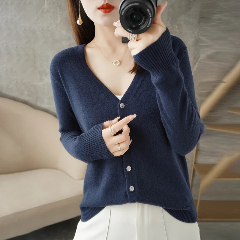 VNeck Temperament Small Fragrant Wind Women Loose Sweater All Coat Special Offer Cardigan ZHI D035 240914