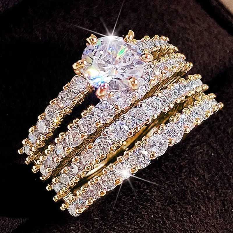 Huitan Sparkling 2Pcs set of cubic zirconia rings suitable for womens weddings engagements fashion jewelry luxury fashion wholesale of womens rings W2