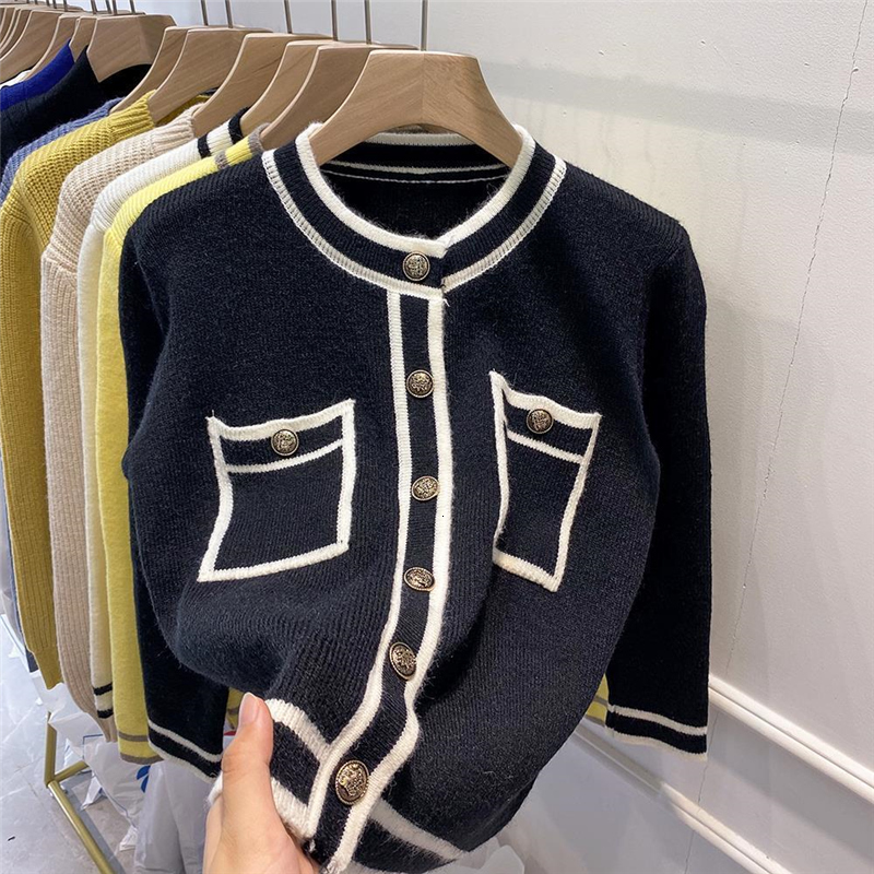 Korean elegant and chic contrasting long sleeved pocket button knit designer women s cardigan spring and autumn loose women s sweater jacket