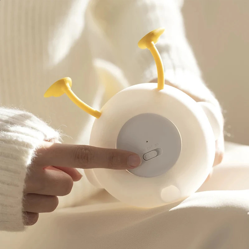 Creative night light for charging and pressure relief in girls and rens bedrooms with lantern duck silicone lights 240919