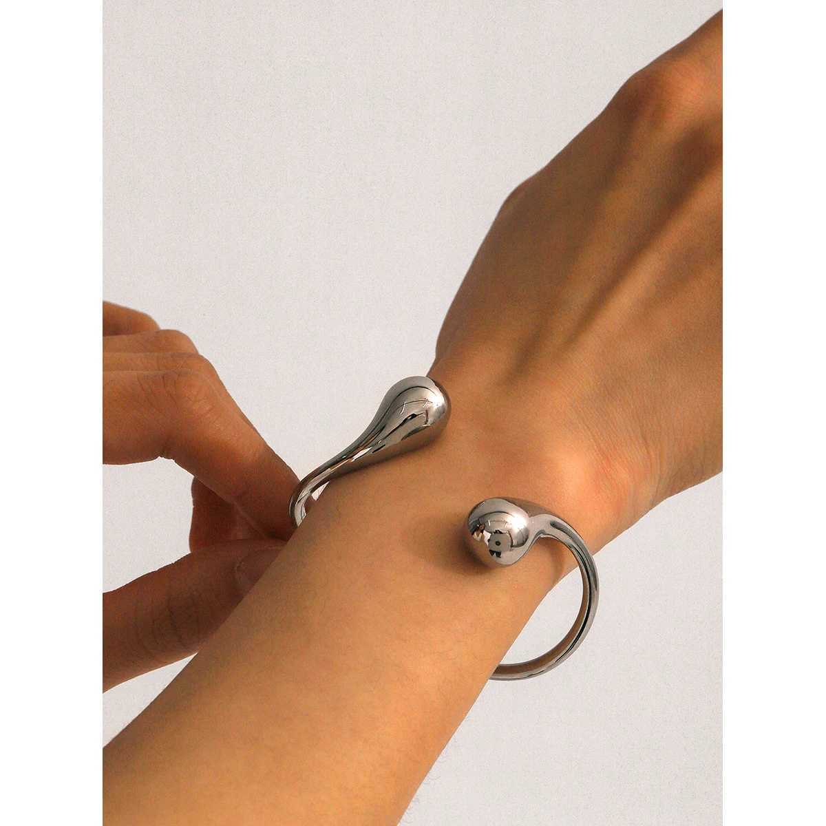 Uworld Opening 316 Stainless Steel Wrist Bracelet Bangle Gold Color Minimalist Texture Statement Brand Jewelry for Women PartyX240925