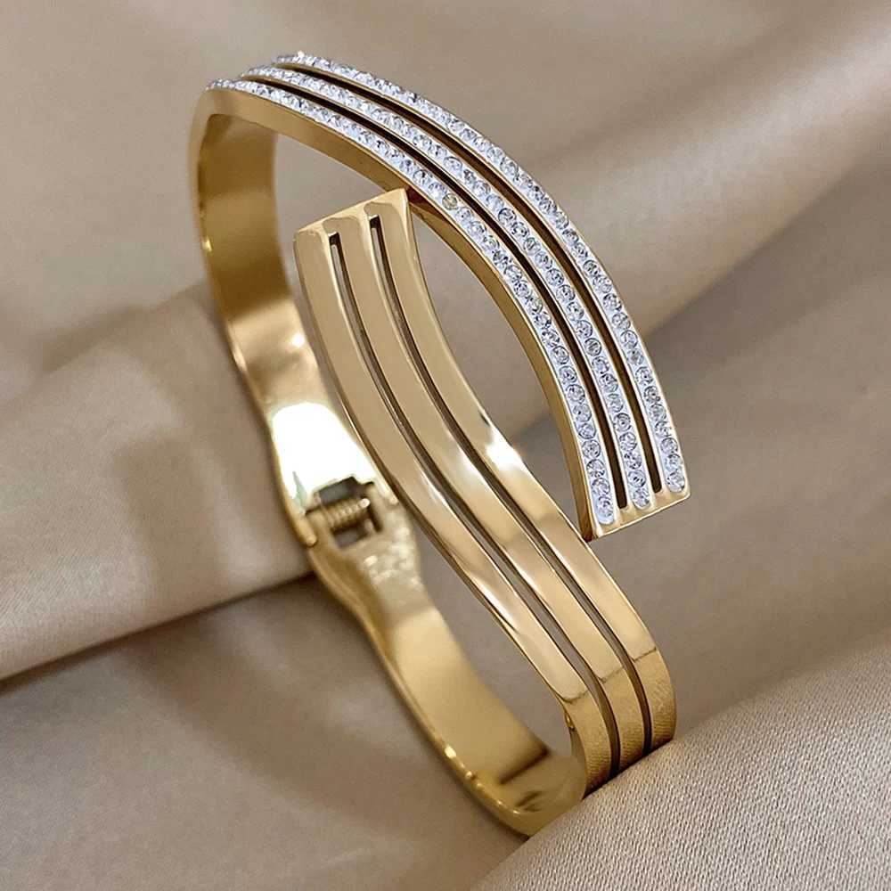 AENSOA New Stylish Intersect Inlaid Zircon Stainless Steel Open Bracelets Bangles for Women Charm 18K Gold Plated Jewelry GiftX240925
