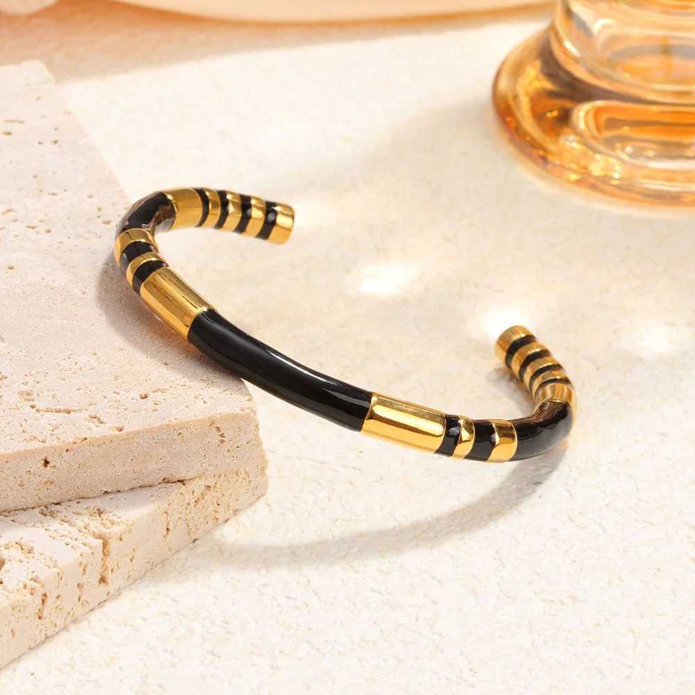 Retro bamboo oil dripping C-shaped enamel bracelet for women stainless steel open bracelet high-end giftX240925