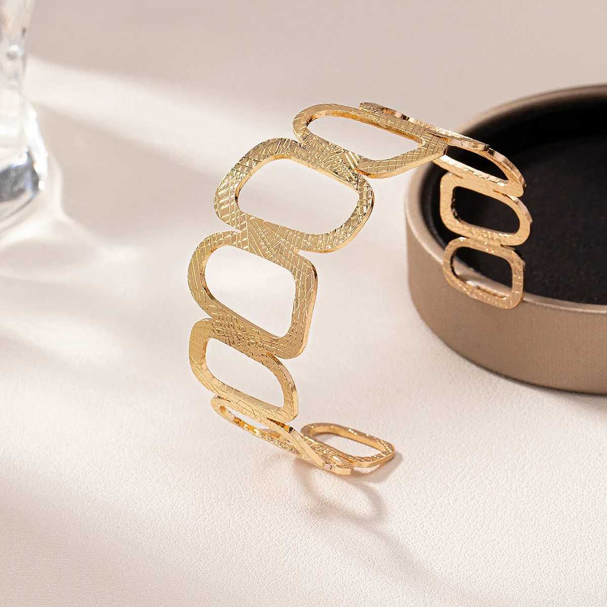 Bracelet For Women Girls Geometric Hollowed Metal Bangles Silver Gold-plated Holiday Party Gift Fashion Jewelry BB010X240925