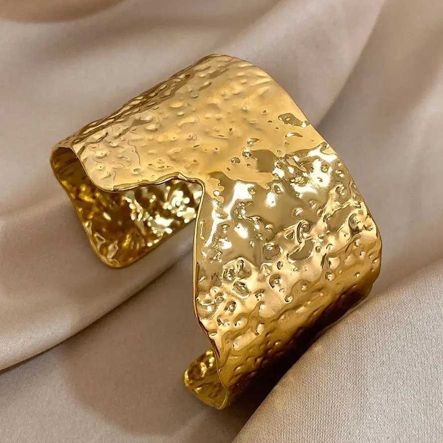 Irregular Wrinkle Texture Stainless Steel Bangle Bracelet for Women Hammered Chunky Gold Plated Open Bracelet Waterproof JewelryX240925