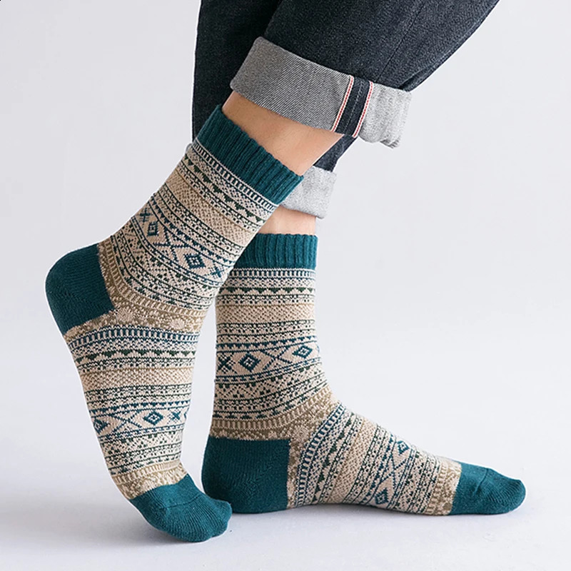 HSS 5 Pairs Winter Mens Socks Thicken Sheeps Wool Socks Warm Men Retro Style Colorful Fashion Man Socks For Snow boots 240925