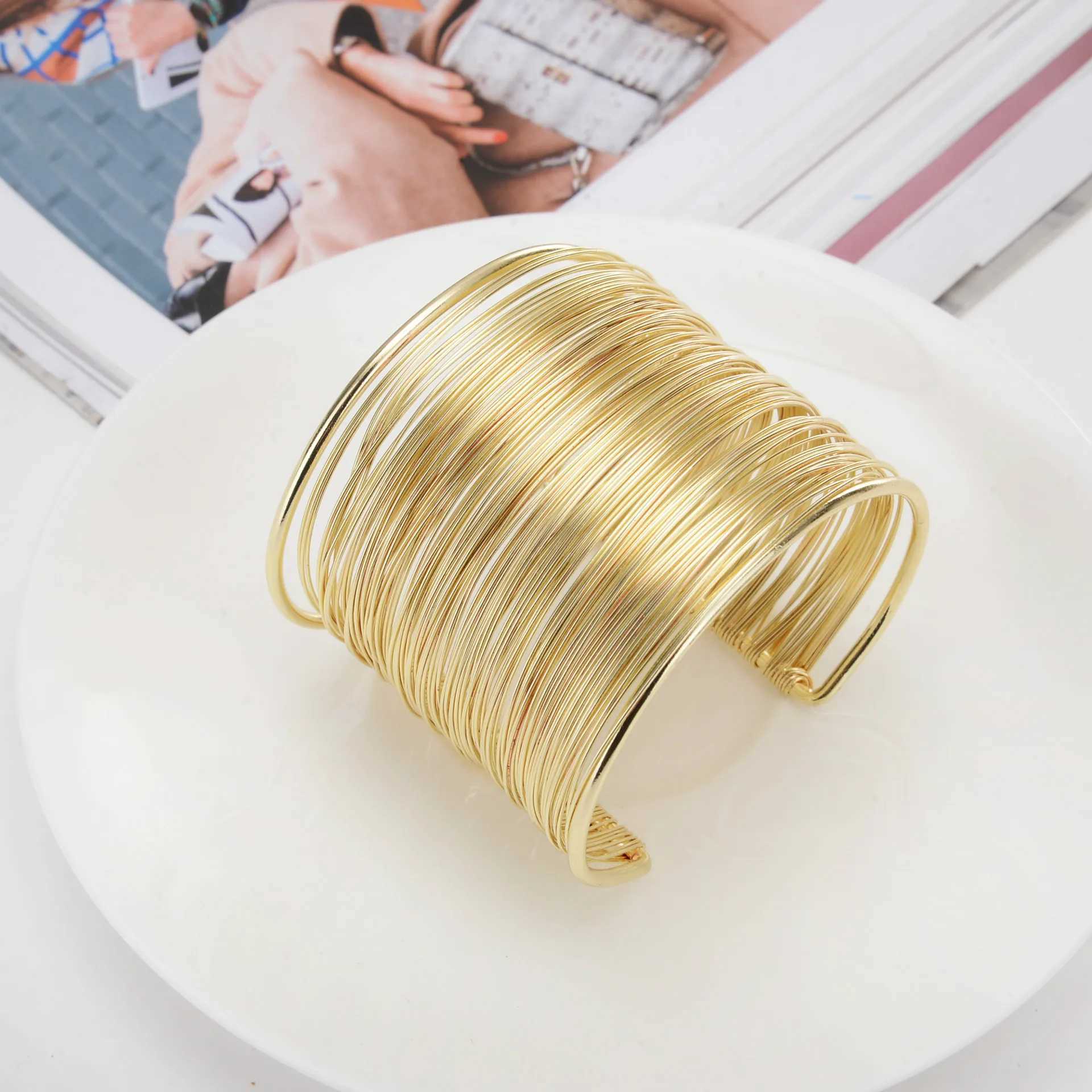 Multi-layer Metal Line Wide Bangles for Women Golden Open Bracelet Cuff Bangle Exaggerate Retro Personality Party Jewelry GiftX240925