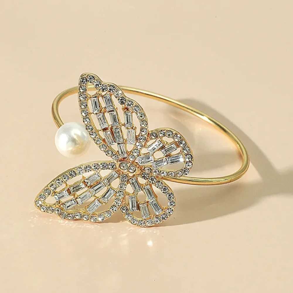 Delicate Crystal Butterfly Cuff Bangle Gold And Silver Color Adjustable Opening Bracelets Women Party Jewelry Accessories GiftX240925