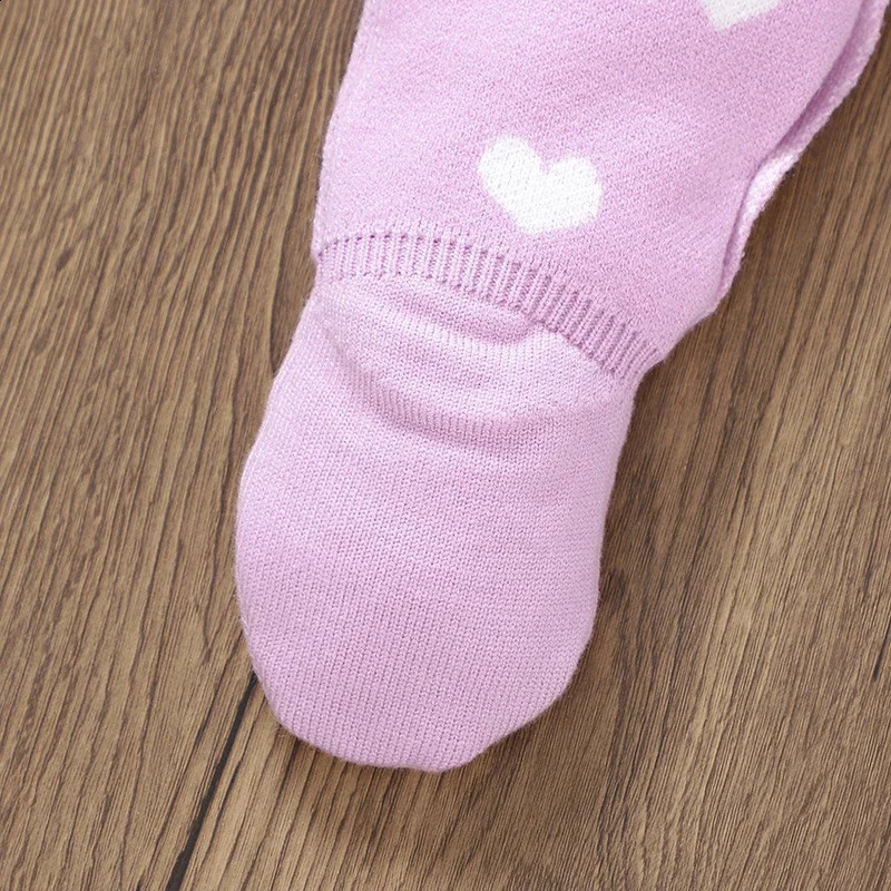 born baby jumpsuit knitted womens long sleeved blanket 90 70CM head mounted fashionable love childrens clothing set 3piece 09M 240925