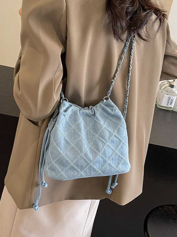 Trendy Design Denim Bucket Bag Shoulder Crossbody Bags for Women Handbags and Purses New Trendy Design Travel Messenger Bag M240925