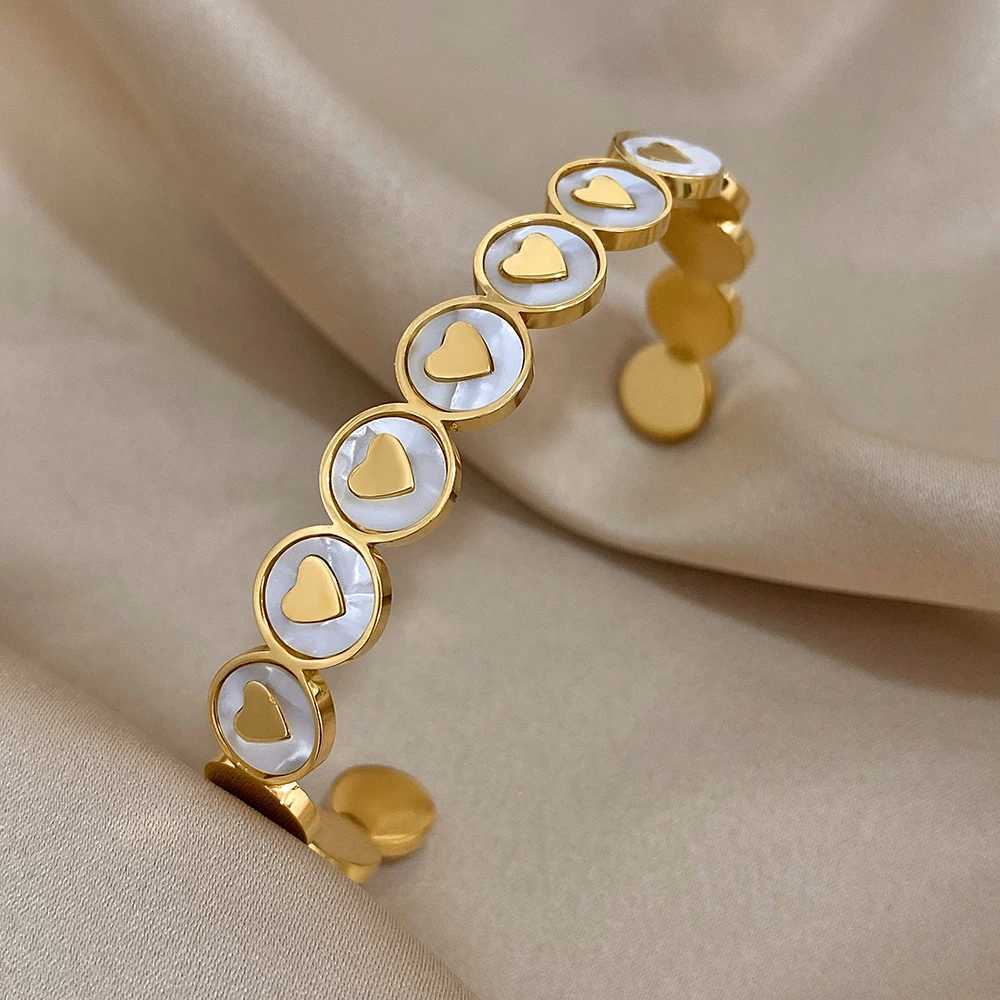 AENSOA Inlaid Shell Love Heart Stainless Steel Cuff Bangle for Women Fashion Gold Color Round Open Bracelet Valentines Day GiftX240925