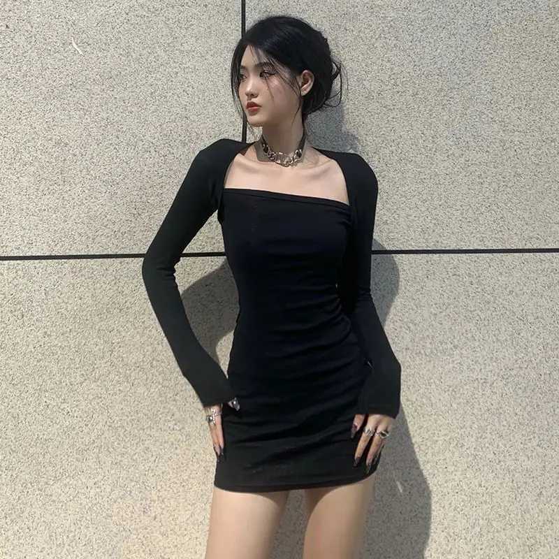 Square Neck Bodycon Dress: Women's Elegant Solid Mini Dress, Long Sleeve, Slim Fit for Party & Casual Wear C260312
