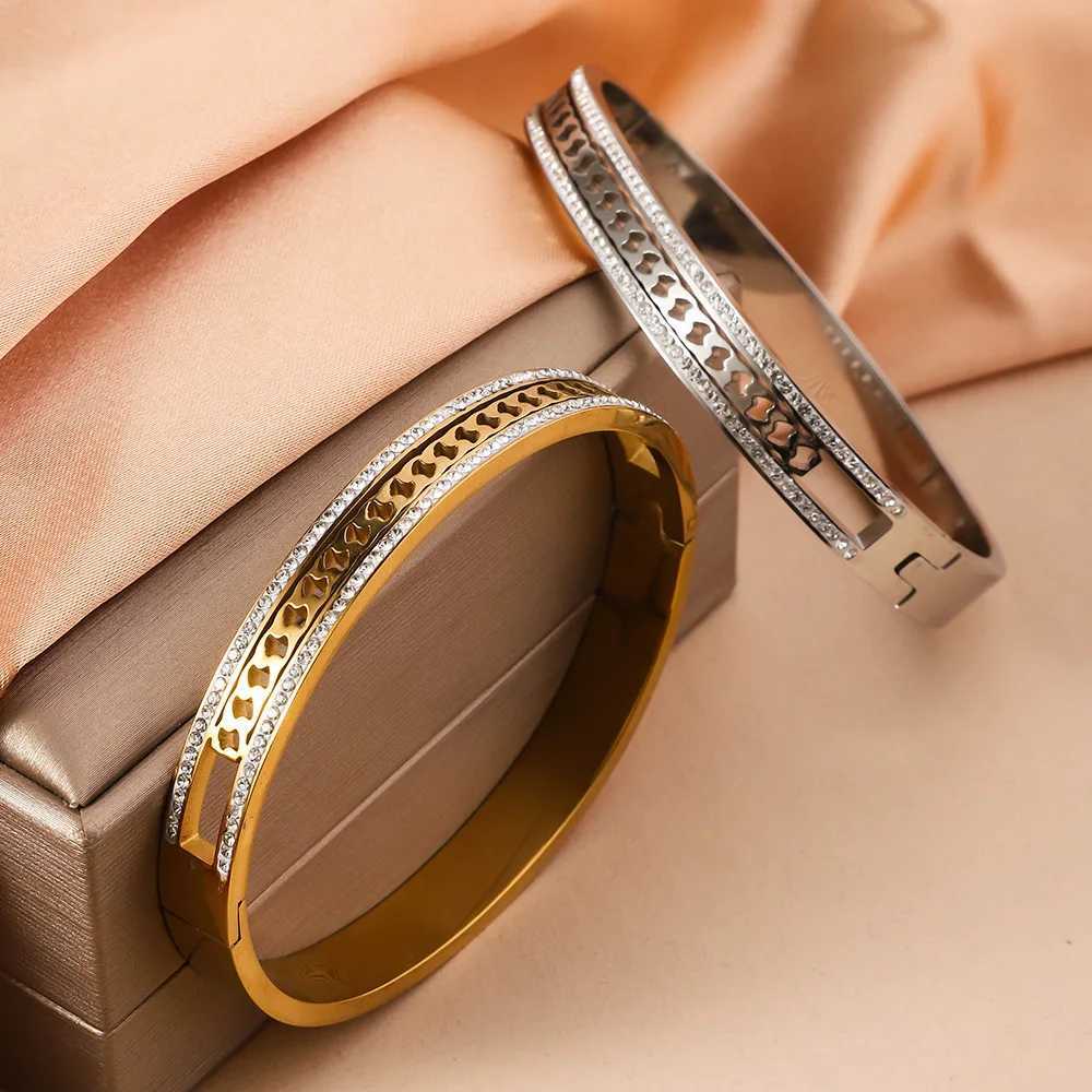 New Hollow Double Row Zircon Buckle Open Stainless Steel Bracelet Non Fading Exquisite Womens Jewelry AccessoriesX240925