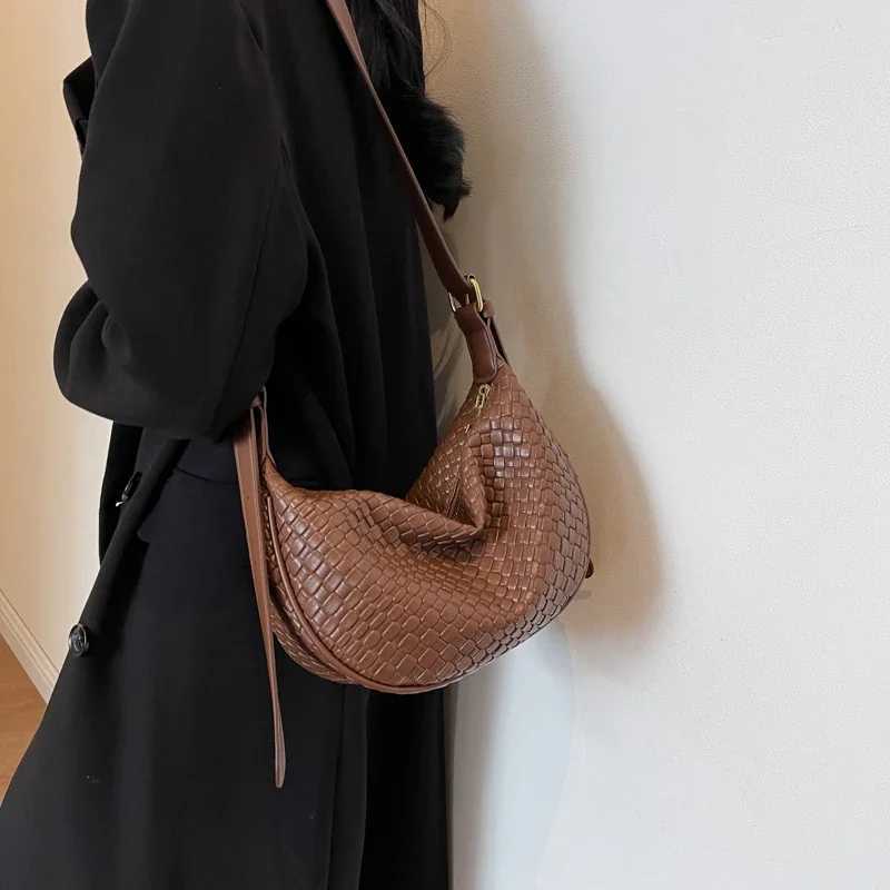 Female Large Capacity Handbag Women Shoulder Messenger Bag Graceful Soft PU Ladies Crossbody Bag Package Woven Grain Tote Bag Z240924