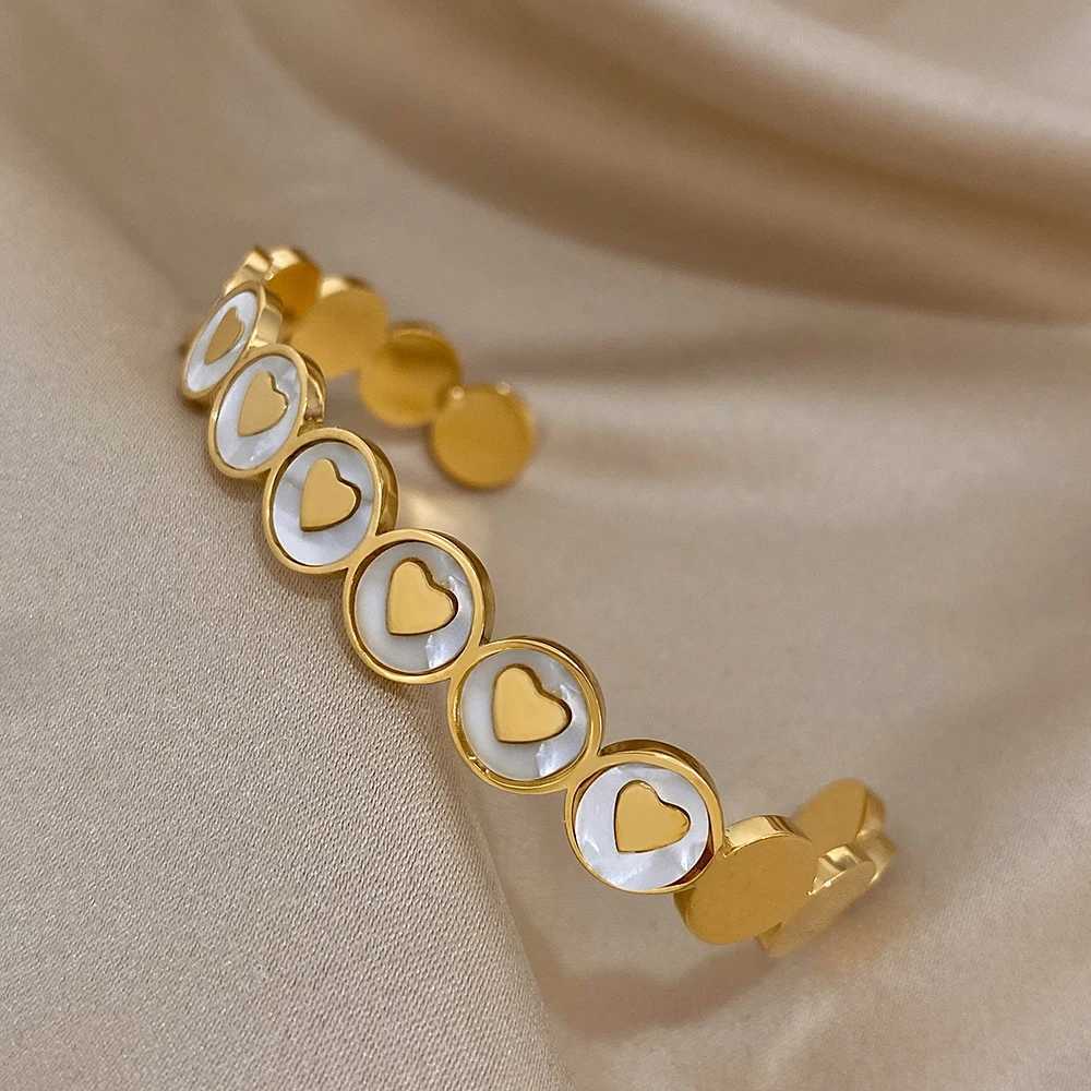 AENSOA Inlaid Shell Love Heart Stainless Steel Cuff Bangle for Women Fashion Gold Color Round Open Bracelet Valentines Day GiftX240925