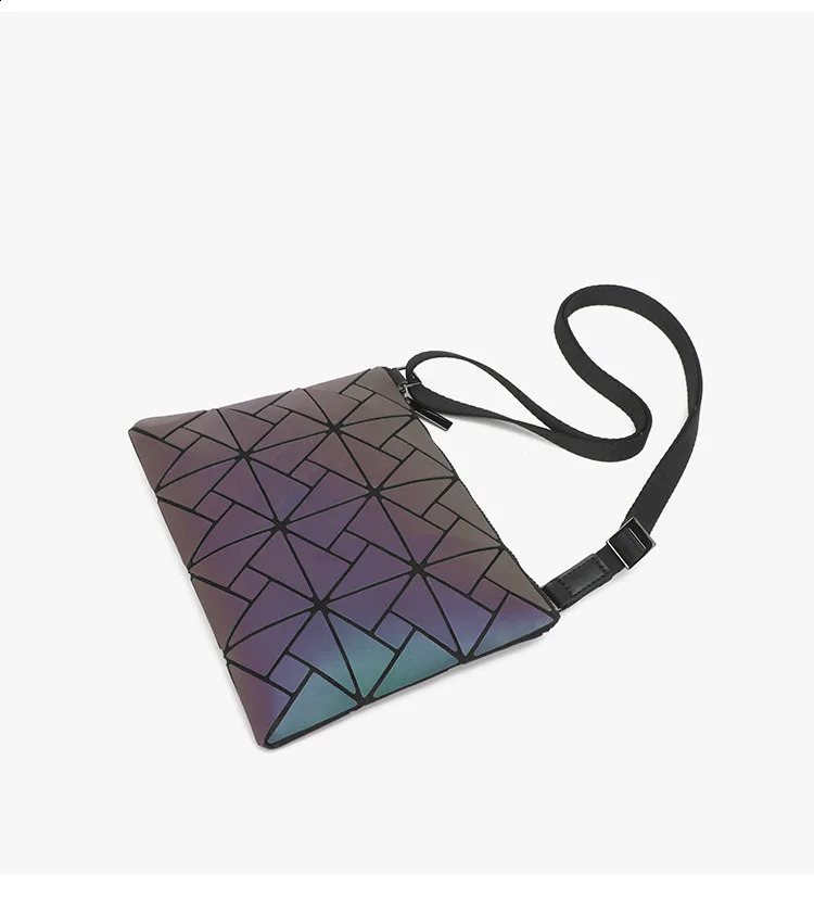 Vintgae Bag Womens Geometric Handbag Laser Diamond Grid Folding Wallet Luminous Envelope Shoulder 240923